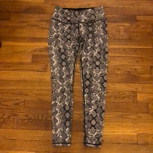 Victoria’s Secret leggings